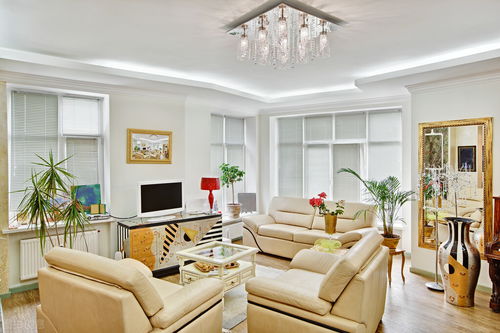 客廳吊頂裝修設計、燈具選擇與展覽服務指南